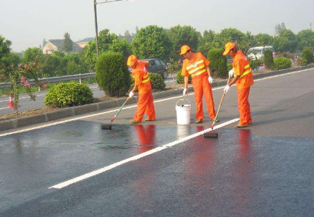 德宏 彩色路面喷漆维修改色的使用寿命有多长？